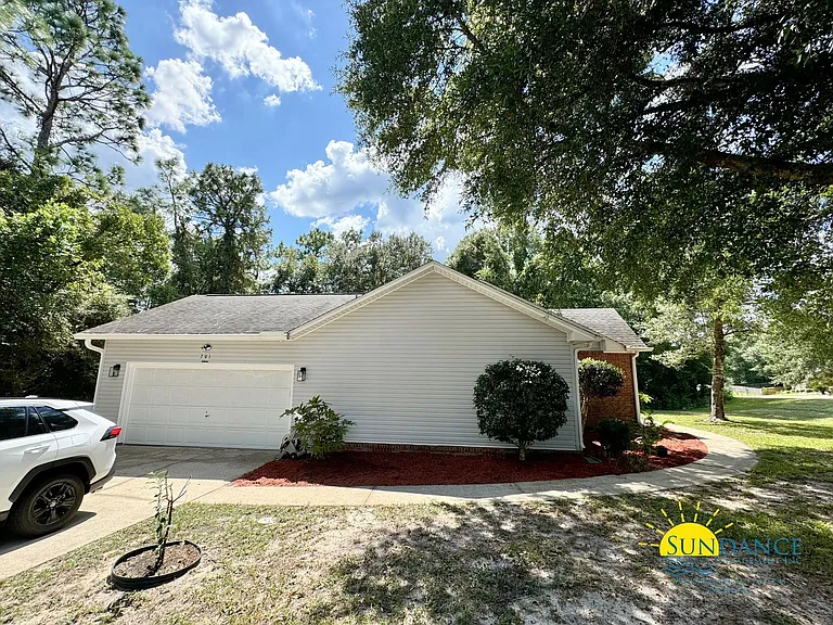 701 Lynn Brk E — Photo 27