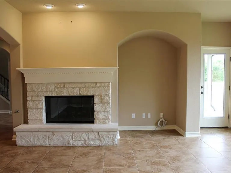 19500 Sangremon Way — Photo 11