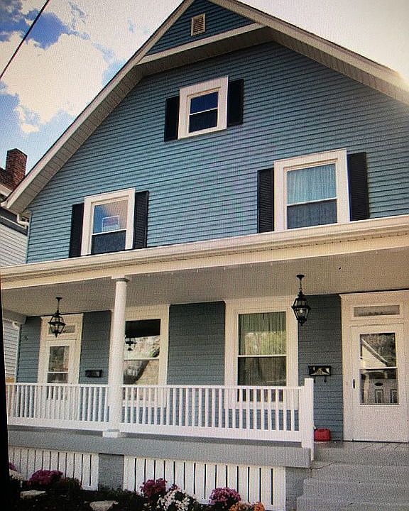 219/221 West Franklin 