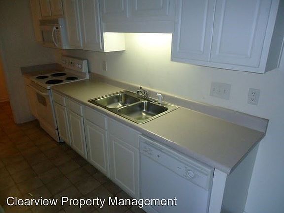 4th image of 405 Meadowland Ct APT 7
