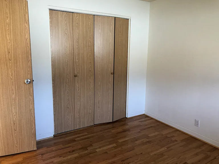 5410 Ivanhoe Pl NE #6 — Photo 8
