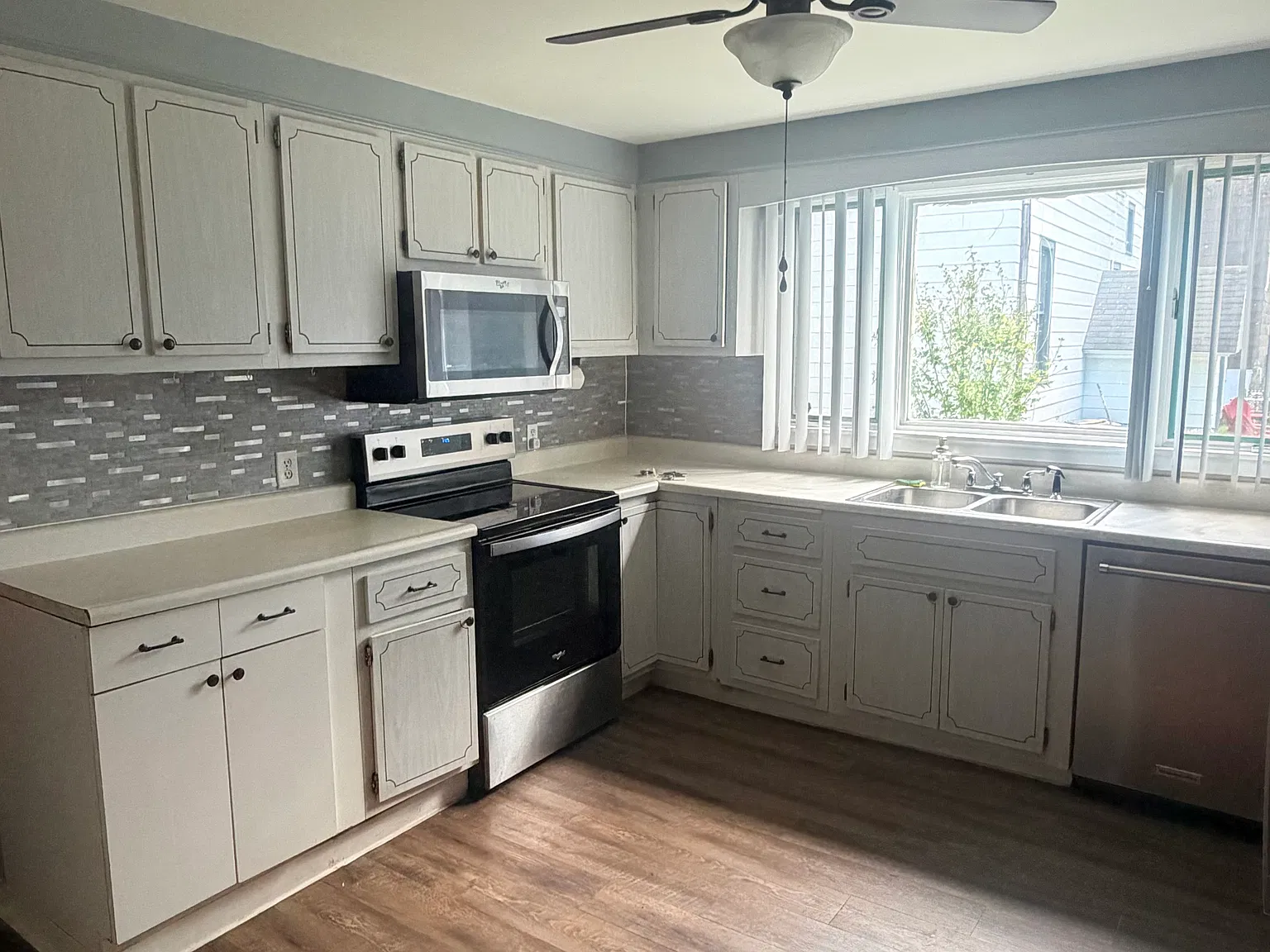 3 bed, 5000 sqft, $1,700 — Photo 3