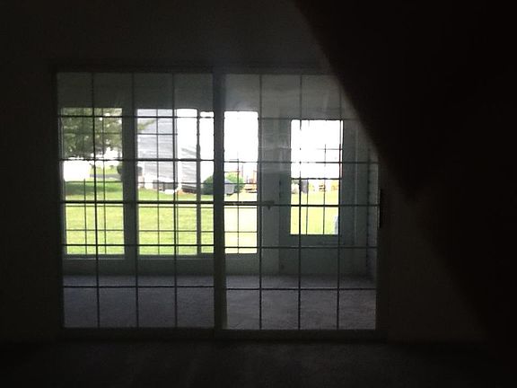 2nd image of 38173 Beachwood Ct