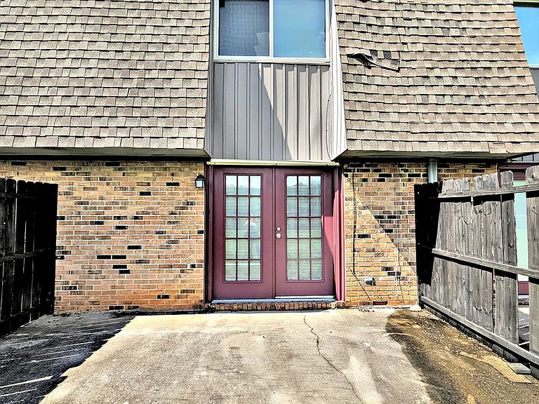 Avalon Cove Townhomes — Photo 63