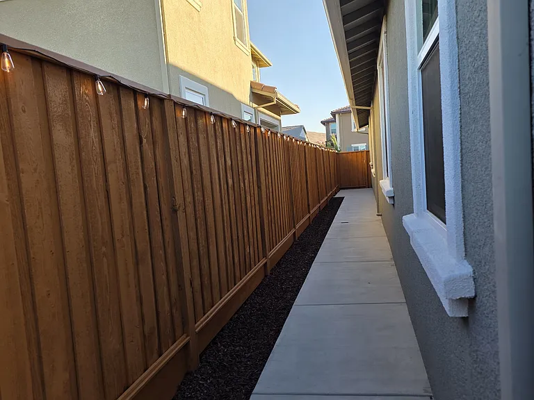 2649 Dashwood St — Photo 27