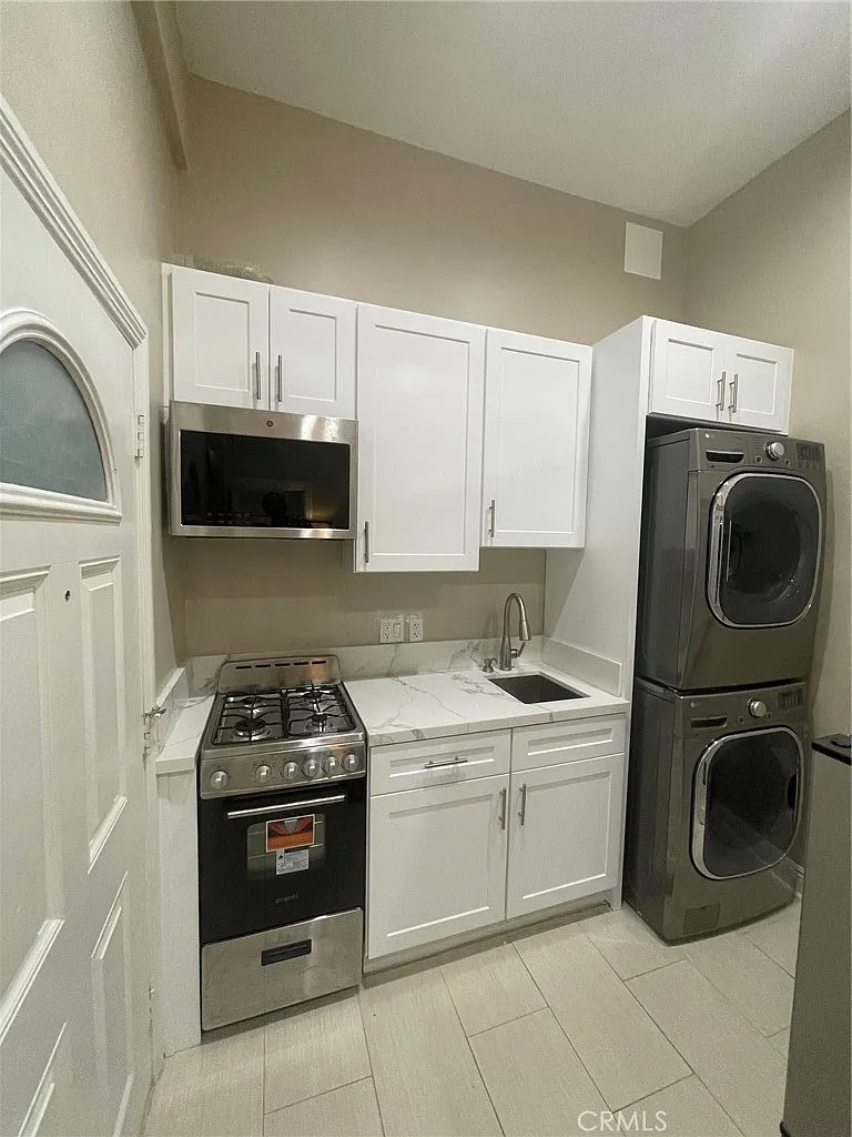 Studio, 203 sqft, $1,650 — Photo 1