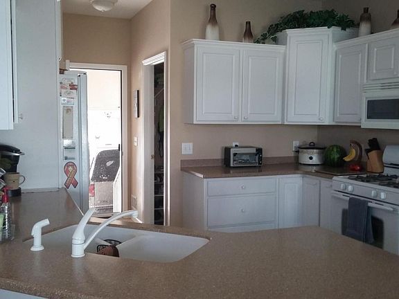 5th image of 2498 Golden Maple Ave