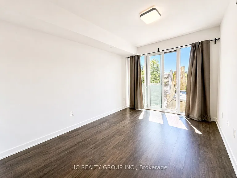 50 McCaul St #315 — Photo 9