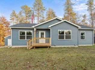 5253 Will Dr, Indian River, MI 49749