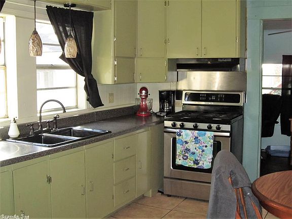4th image of 502 E Jackson Ave