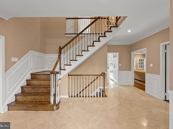 3rd image of 1109 Old Cedar Rd