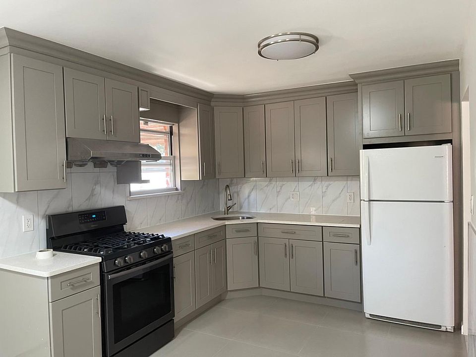 1st image of 143-58 Sanford Ave Floor 3