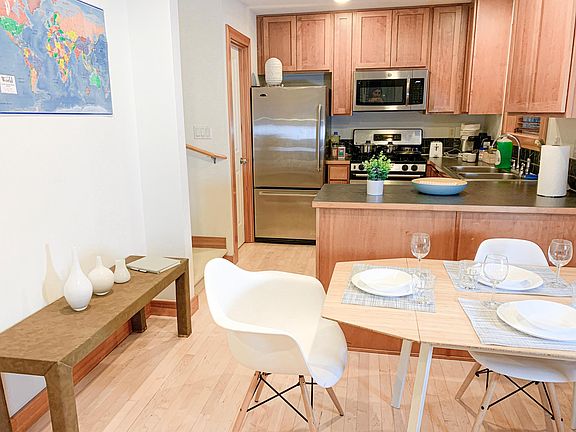 4th image of 107 21st Ave E Unit A