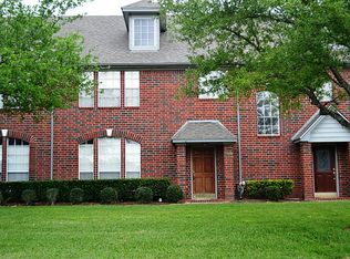 1227 El Camino Village Dr, Houston, TX 77058