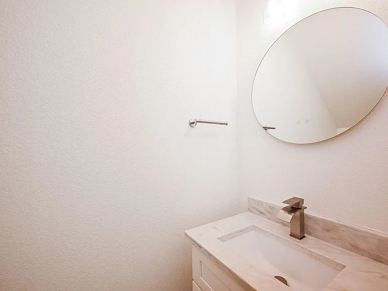3839 Noah St #B — Photo 15