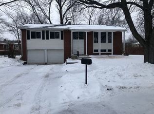 10 Hampshire Ct, Bolingbrook, IL 60440