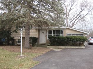 527 Lowden Ave, Glen Ellyn, IL 60137