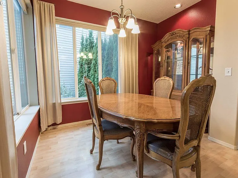 1060 SE Portlandia Ave — Photo 8