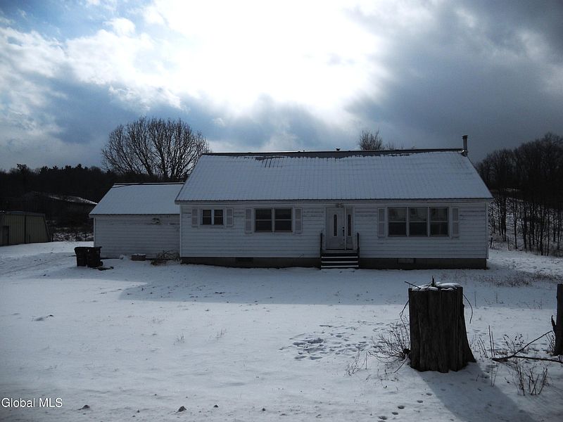 2nd image of 90 Tomhannock Road