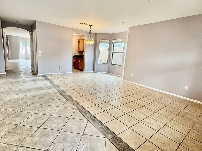 10502 W Edgemont Dr — Photo 11