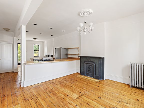 3rd image of 352A 9th St #2