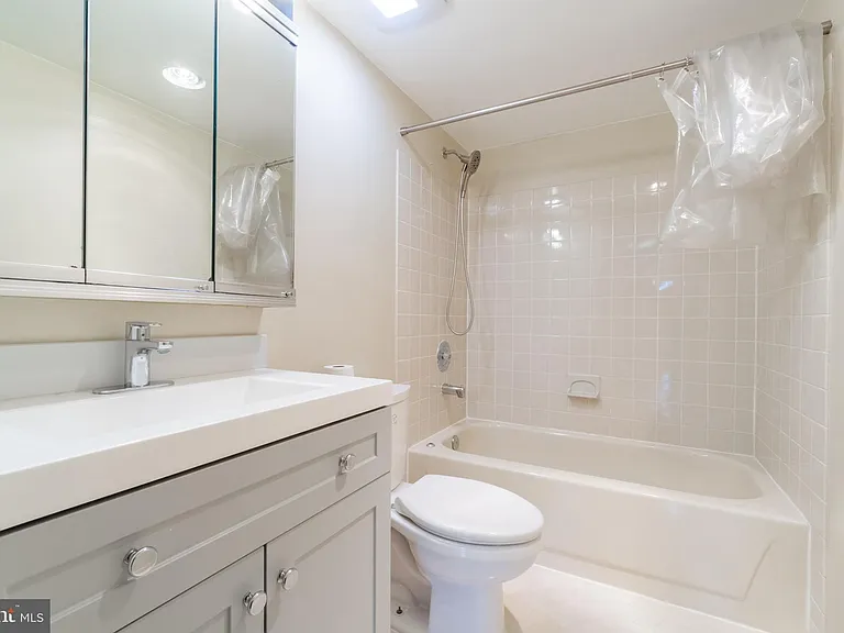 805 N Howard St #438 — Photo 17