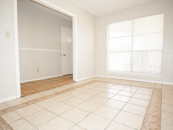 4th image of 10640 Limas Dr