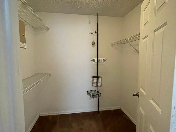 3rd image of 13634 Meadowpark Ave