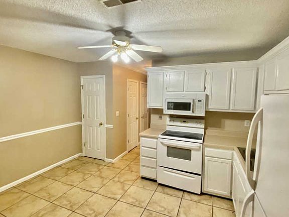 3rd image of 6239 Lucille Dr #17F