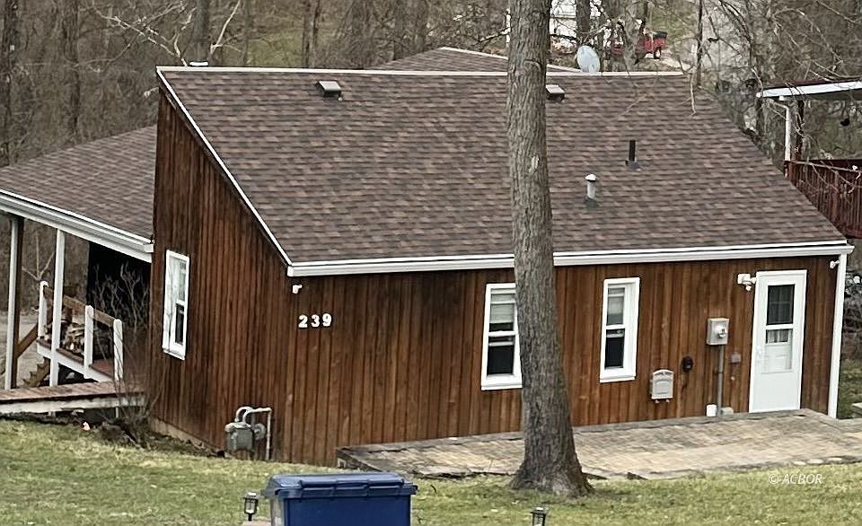 1st image of 239 Highland Ave