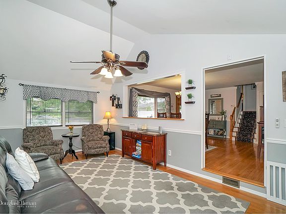 5th image of 11 Jefferson Ave