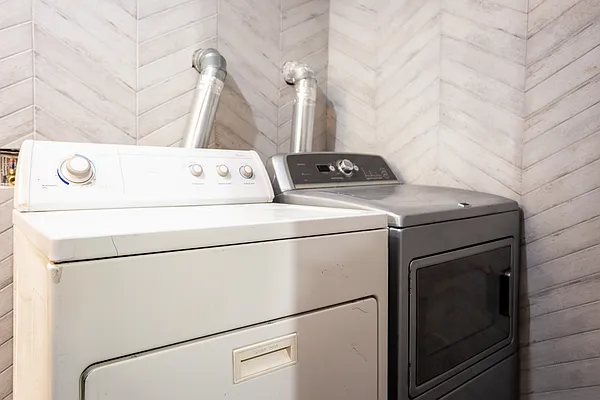 Rented by EXR | media 5