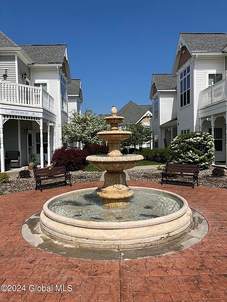 3rd image of 705 Heather Lane