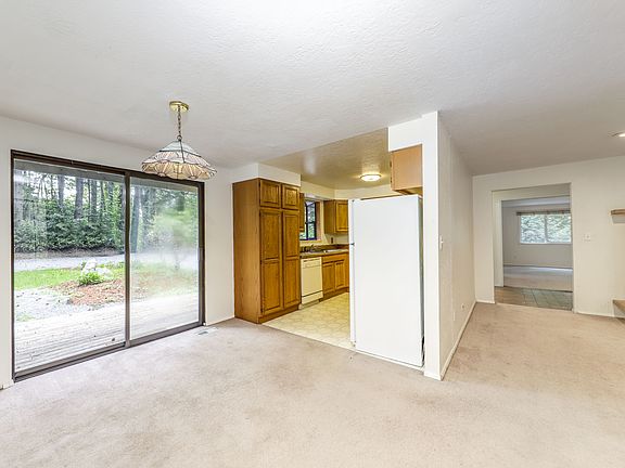 5th image of 10105 N Madison Ave NE