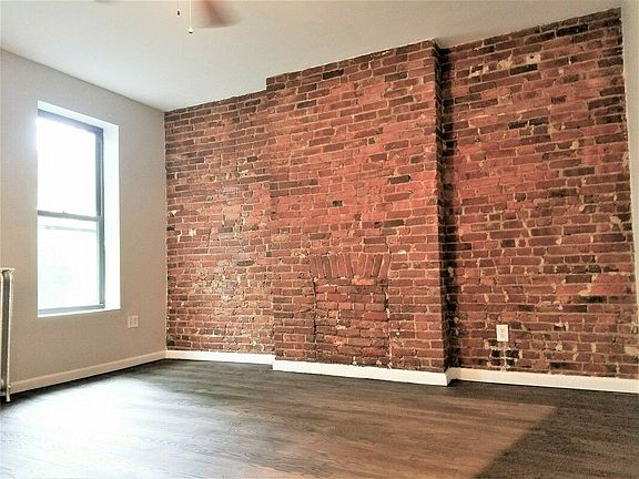 5th image of 182 Hart St #2E