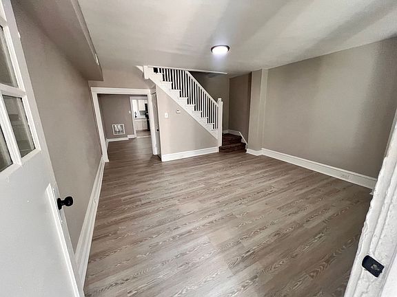 5th image of 6042 Elmwood Ave
