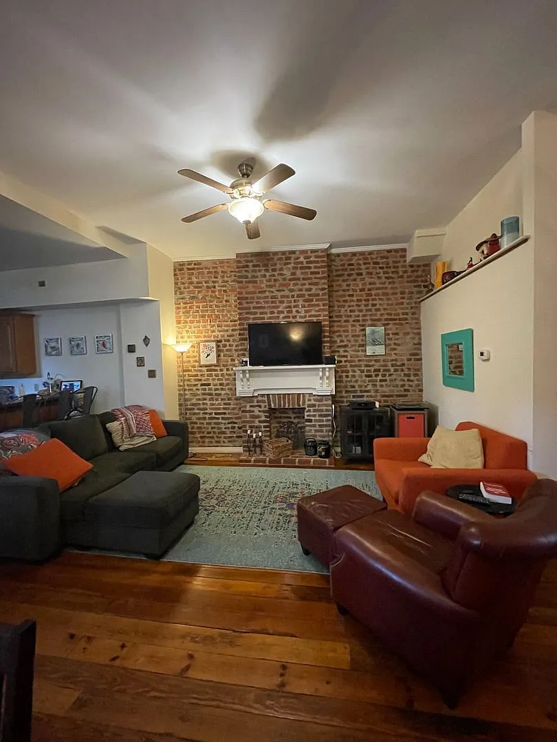 3 bed, 2.5 bath, 1844 sqft, $2,310 — Photo 2