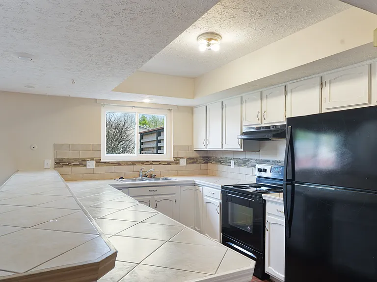 3383 Willington Dr — Photo 14