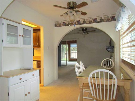 3rd image of 375 Donna Ave