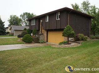 2105 W 96th Pl, Crown Point, IN 46307