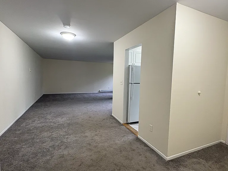 Fieldstone Dr — Photo 2