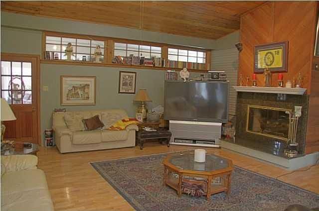 2nd image of 417 Marguerite Blvd