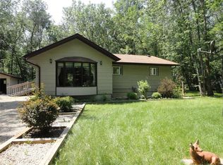 33 Royal Rd, Gimli, MB R0C 1B1