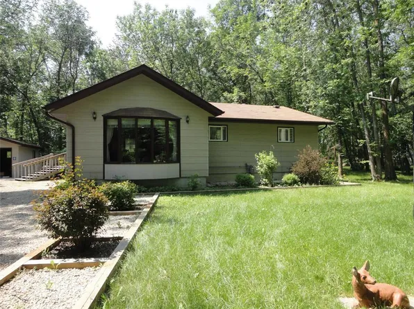 33 Royal Rd, Gimli, MB R0C 1B1
