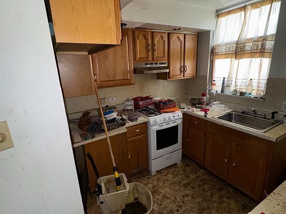 2nd image of 4136 N Darien St