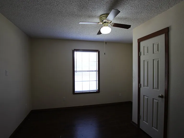 3211 S Donnybrook Ave — Photo 17