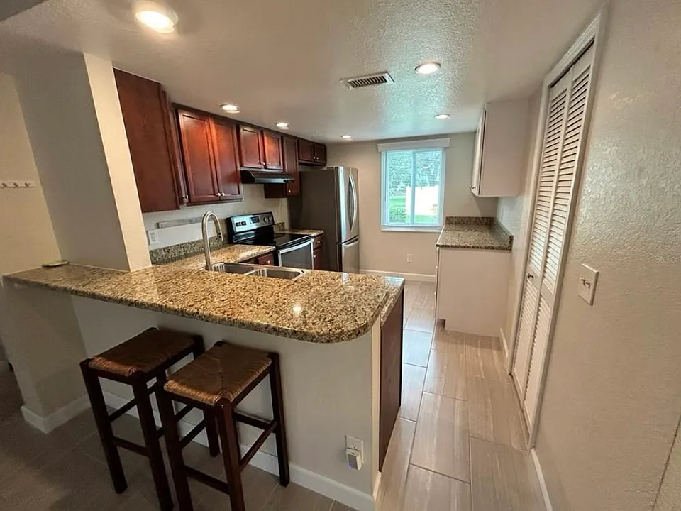 115 E Cypress Ct