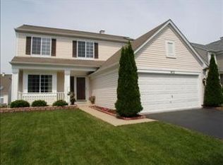 412 Knoll Crest Dr, Bartlett, IL 60103