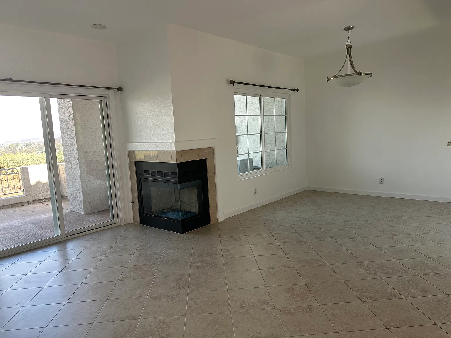2 bed, 1076 sqft, $3,500 — Photo 3