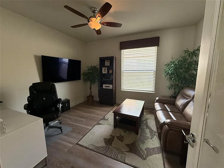 352 Laurel Falls Dr — Photo 22